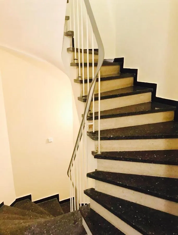 Deluxe Apartments In Hearth Of Downtown Dusseldorf 0*,